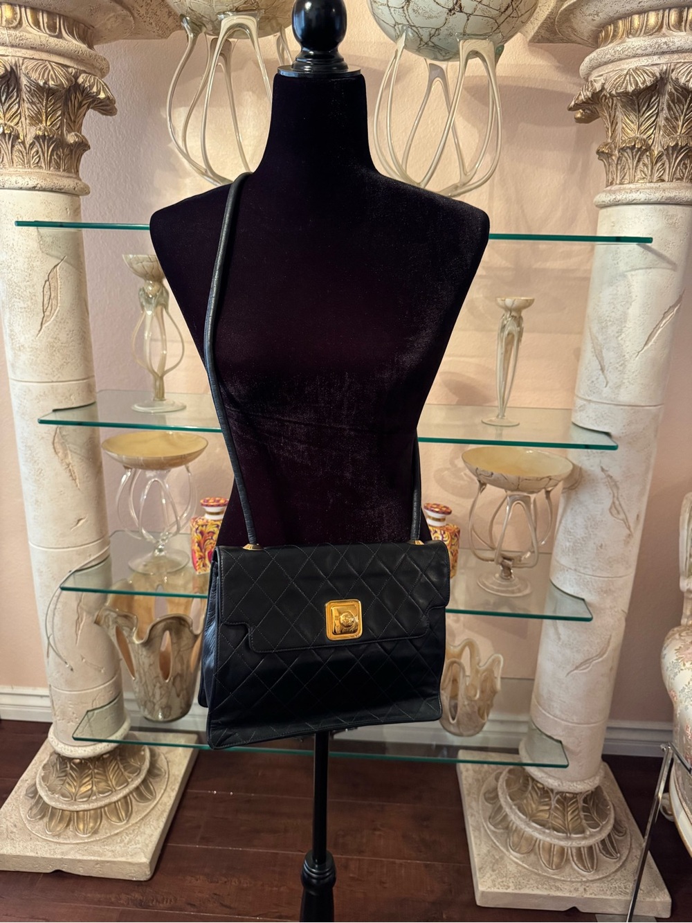 VINTAGE CHANEL BLACK LAMBSKIN LEATHER QUILTED SHOULDER/CROSSBODY BAG